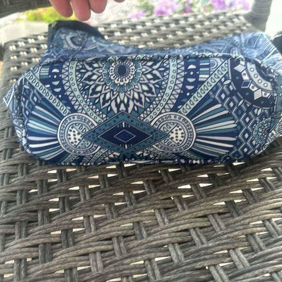 Sakroots Artists circle blue crossbody purse. New without tags. - Picture 7 of 11